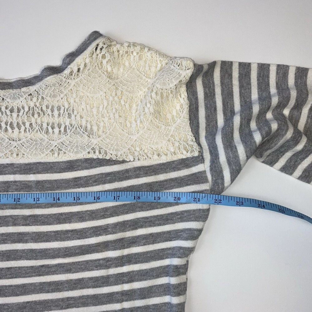 Women's Gray & White Striped Boat Neck Knit Top Lace Yoke Size L - Picture 4 of 5